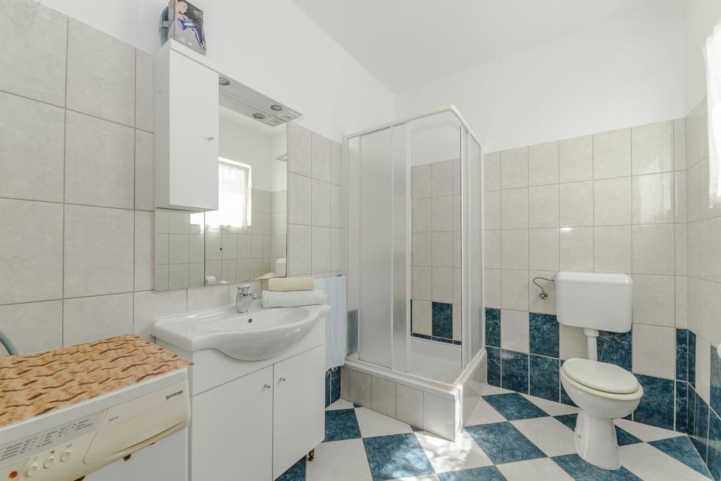 Apartmants Ivana & Toni Privlaka  Exterior photo